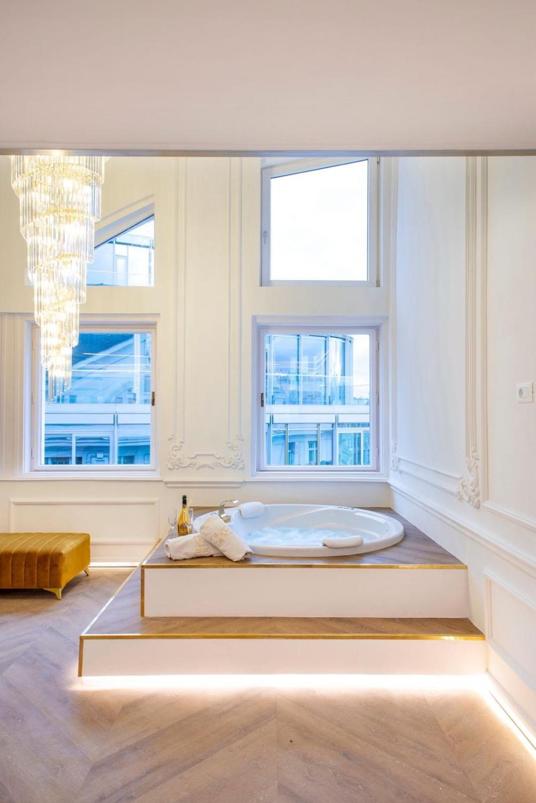 Jacuzzi Royal Suite بودابست المظهر الخارجي الصورة